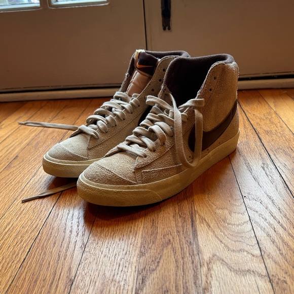 Brown Nike Blazers Mid 77 - Picture 1 of 7